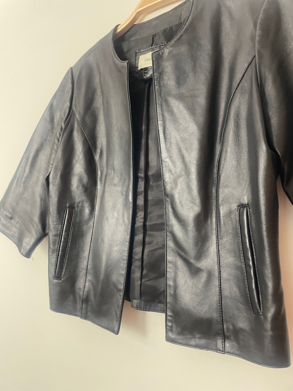 Neiman Marcus Black 100% Leather Bolero Jacket - Picture 9 of 9